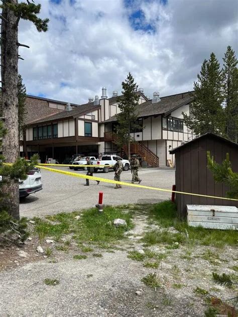 Yellowstone Park shooting leaves ranger injured, suspect dead.